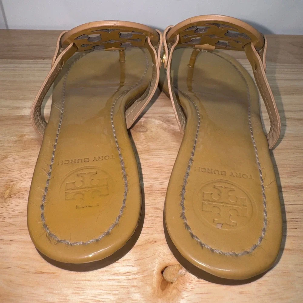 Tory Burch Miller Patent Sandal Tan Brown Leather Thong Flat Logo Size 7